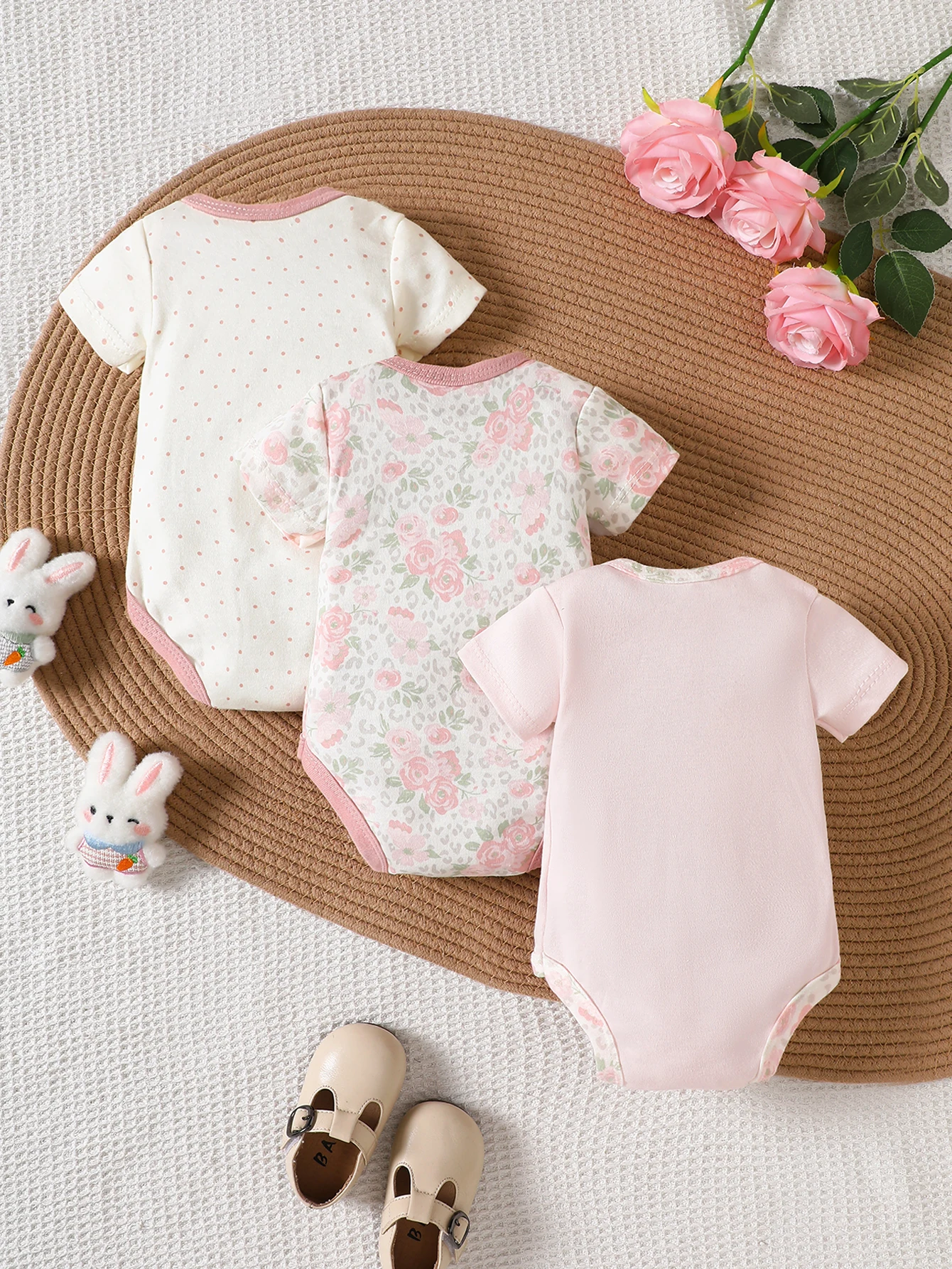 3-teiliges Set Neugeborenen-Baby-Mädchen-Body aus reiner Baumwolle, Kurzarm, Rosenmuster, Polka Dots, Mama's Girl Schriftzug, Sommer-Babykleidung – Detail 2
