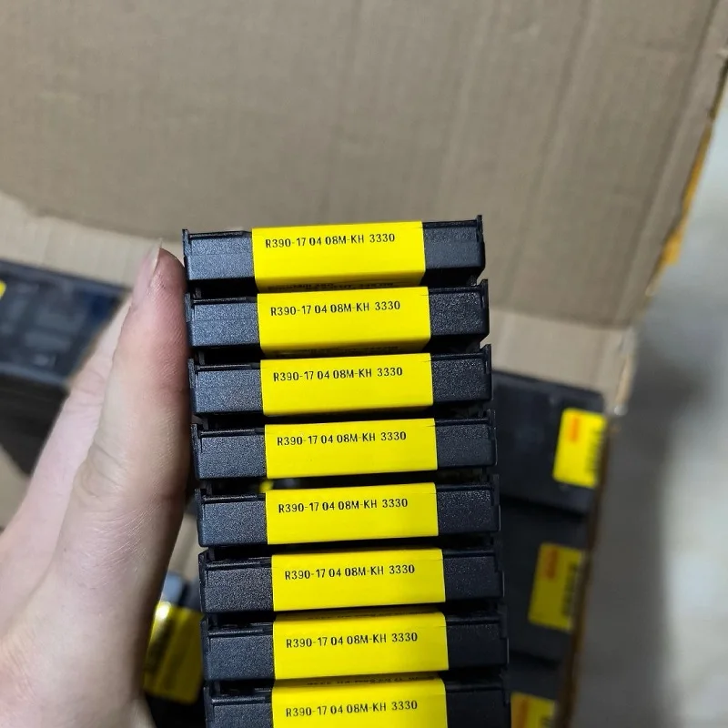 

Hard alloy cutting blades R390-170408M-KH 3330