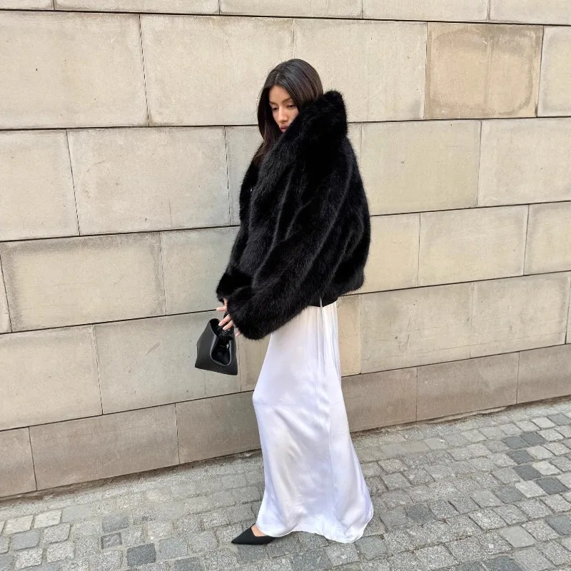 

White Short Faux Fox Fur Jacket Laple Losse Elegant Plush Coat Stylish Women's Furry Jackets Winter Long Sleeve Warm Fluffy Top