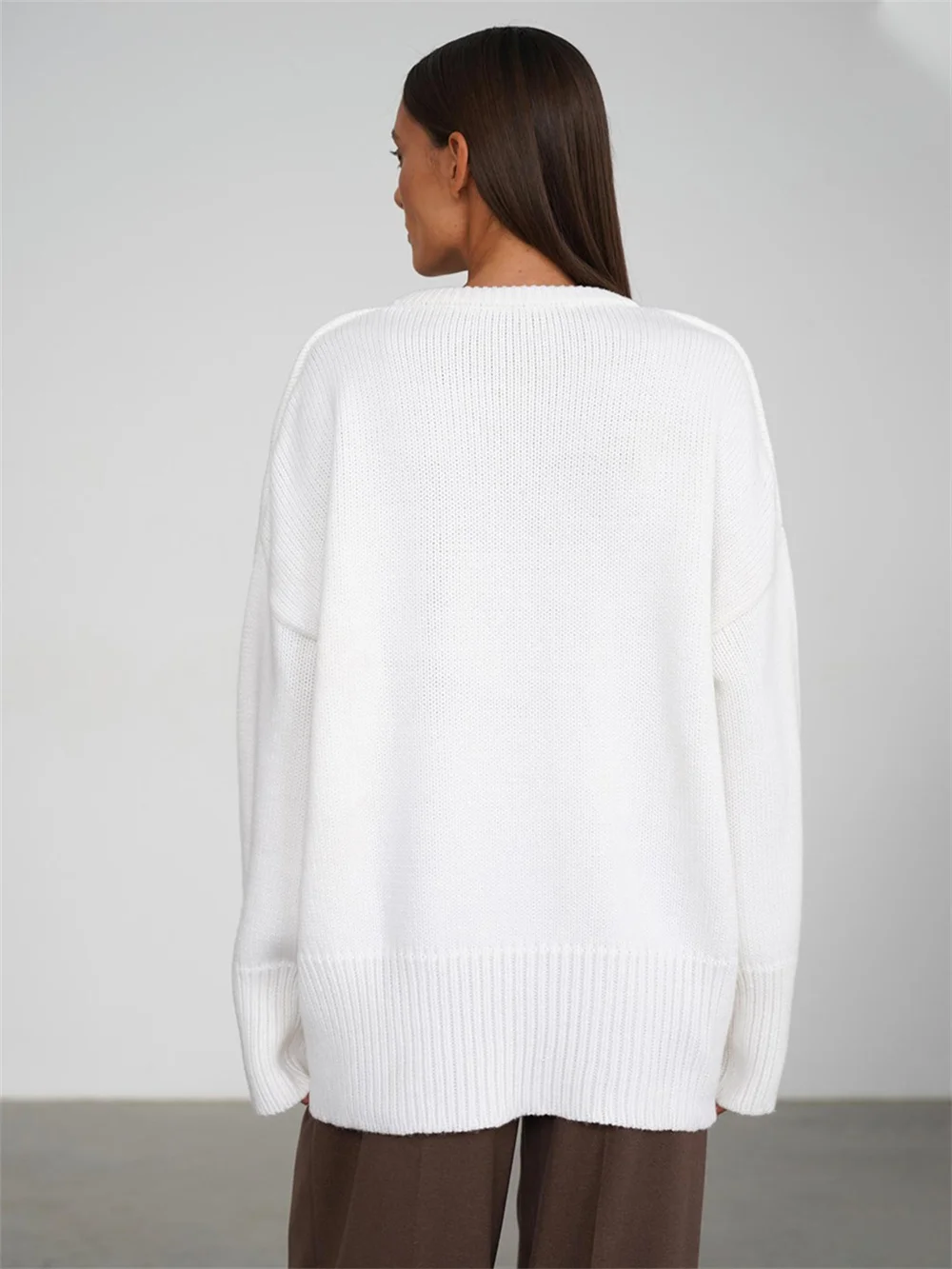 Moda Solidny, dzianinowy luźny sweter damski 2024 Jesień Zima O-neck Długi rękaw Ciepły sweter damski Casual High Street Knitwear