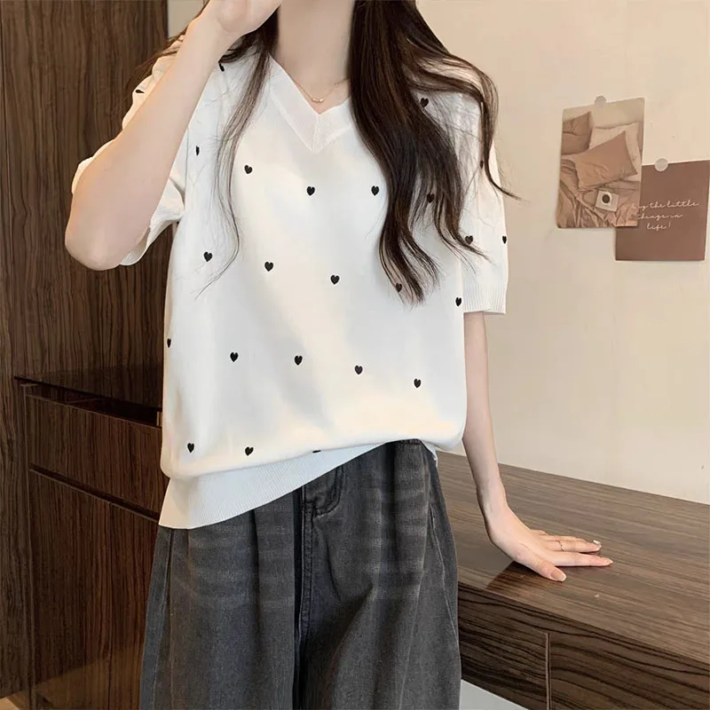 

Women's Clothing Little Love Embroidery Tide T-shirt Summer Hollow Out Half Sleeve Knit Tees Lady All-match V-neck Pullover Tops
