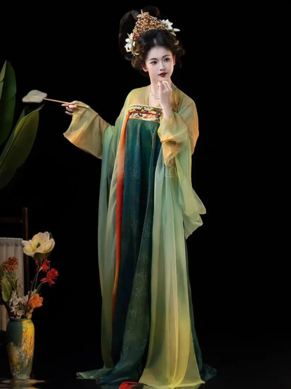 

Комплект Hanfu в стиле династии Тан в стиле Дуньхуан — облегающее платье Qixiong Ruqun с струящимся шарфом Pibo (дышащий летний костюм для восстановления)