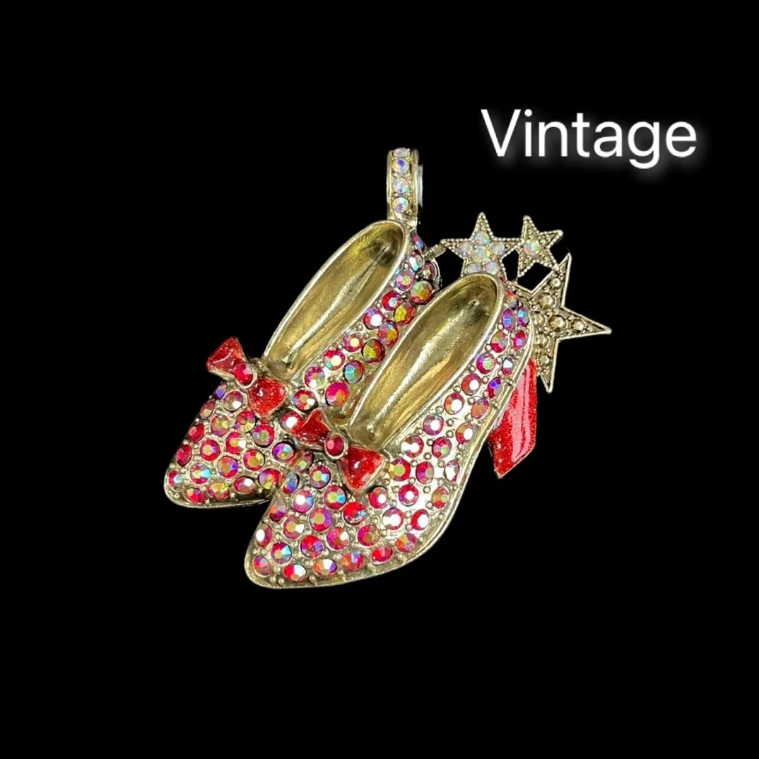 

KF European and American Fashion Trend Vintage Exquisite and Shiny Czech Diamond Inlaid High Heels Classic Pendant