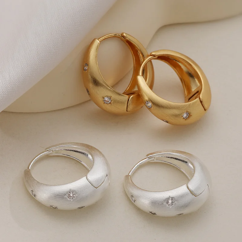 

Модные ретро-медные 18-каратные золотые цирконы для женщин, нишевые легкие роскошные серьги высокого класса, новые