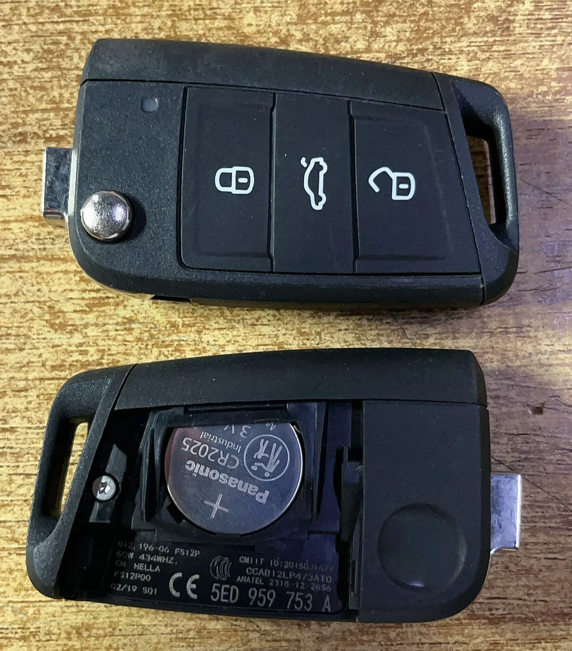 KEYECU OEM Keyless Go 5E0959753E 5E0959752A For Skoda Octavia 2012 2013 2014 2015 2016 2017 2018 Remote Key 434MHz MQB48
