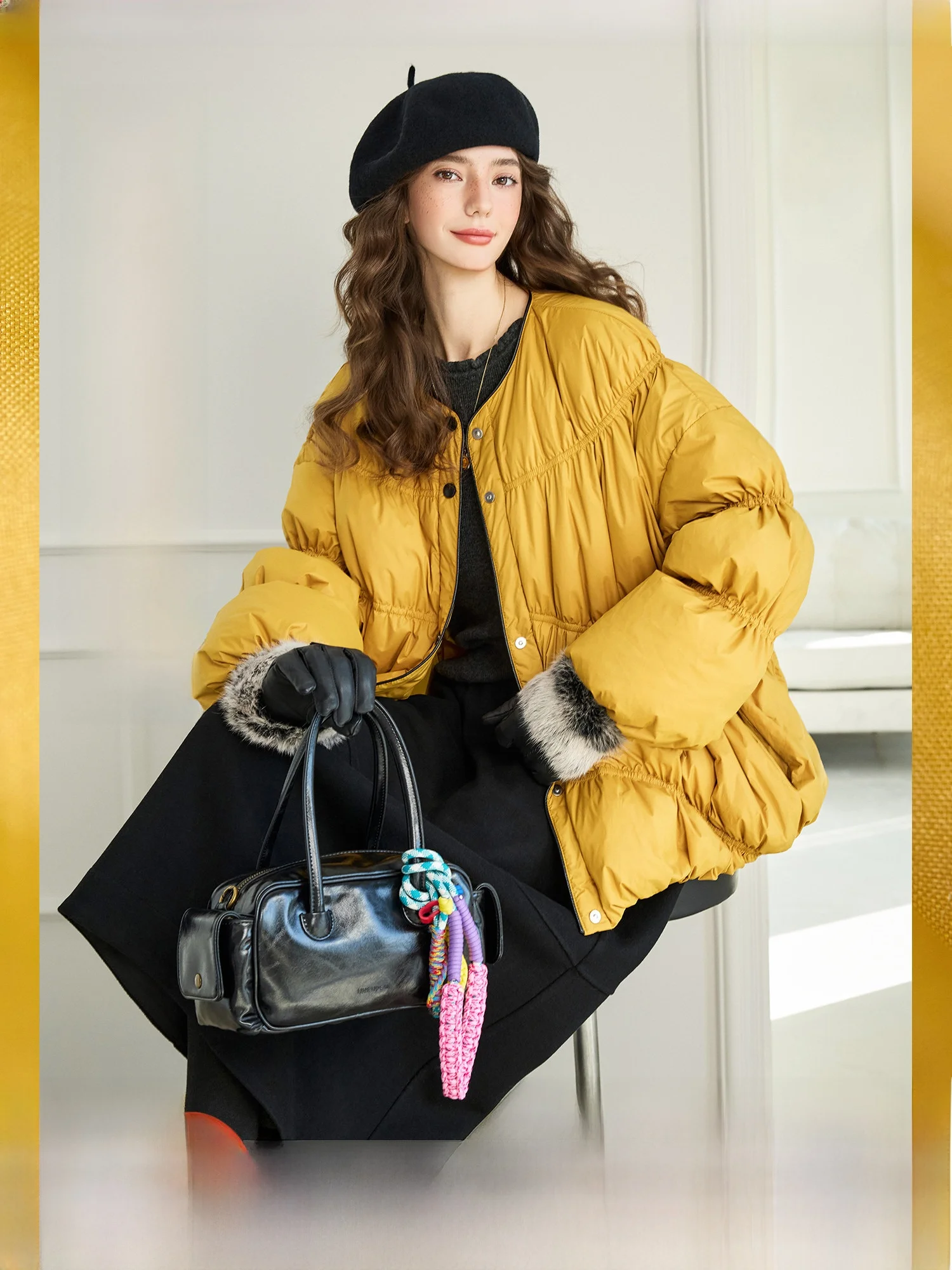 

Новая теплая куртка-пуховик High Loosen Du с дизайнерским принтом «Ветряные цветы», из нейлоновой ткани, с длинными рукавами и круглым вырезом.