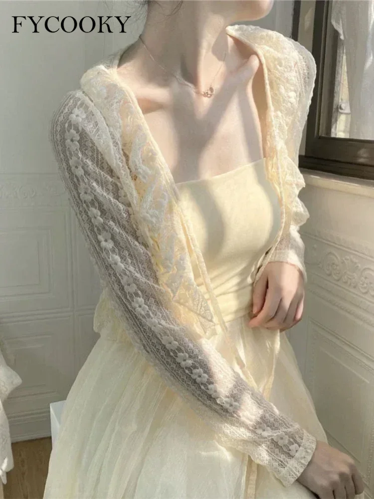 Cárdigan con cinturón de encaje de color albaricoque para mujer, moda coreana, Tops cortos de manga larga con cuello en V, chaqueta de protección solar fina y dulce para mujer