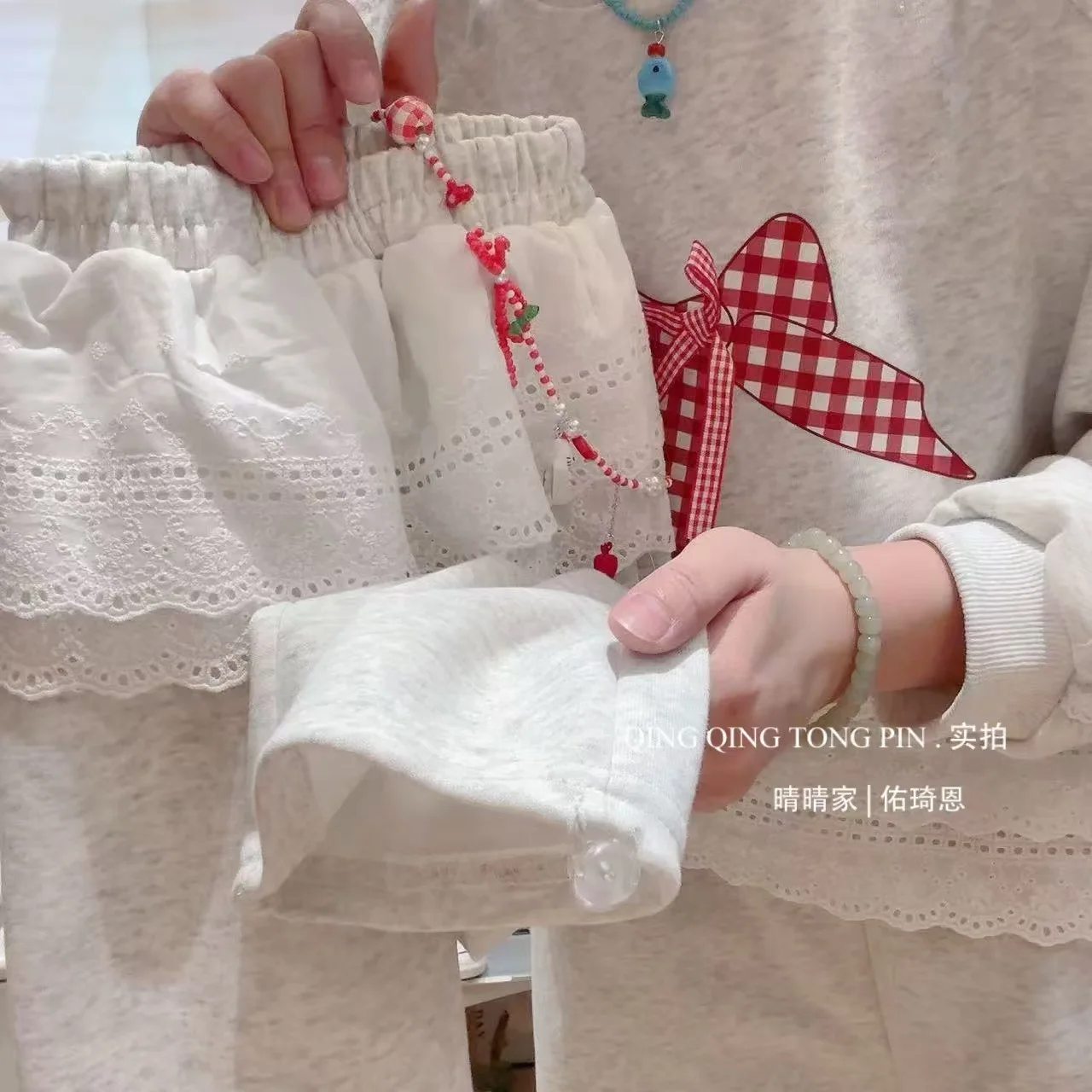 2026 Herbst Kinder Mädchen Kleidungssets Spitze Langarm Süße Schleife Sweatshirt+Hose 2-teiliger Freizeitanzug für Kinder – Detail 11