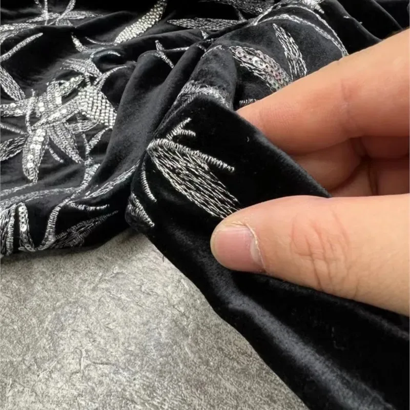 サイニュー高級カスタムメイド黒地シルクベルベット重刺繍生地リーフフラワー中国風上衣