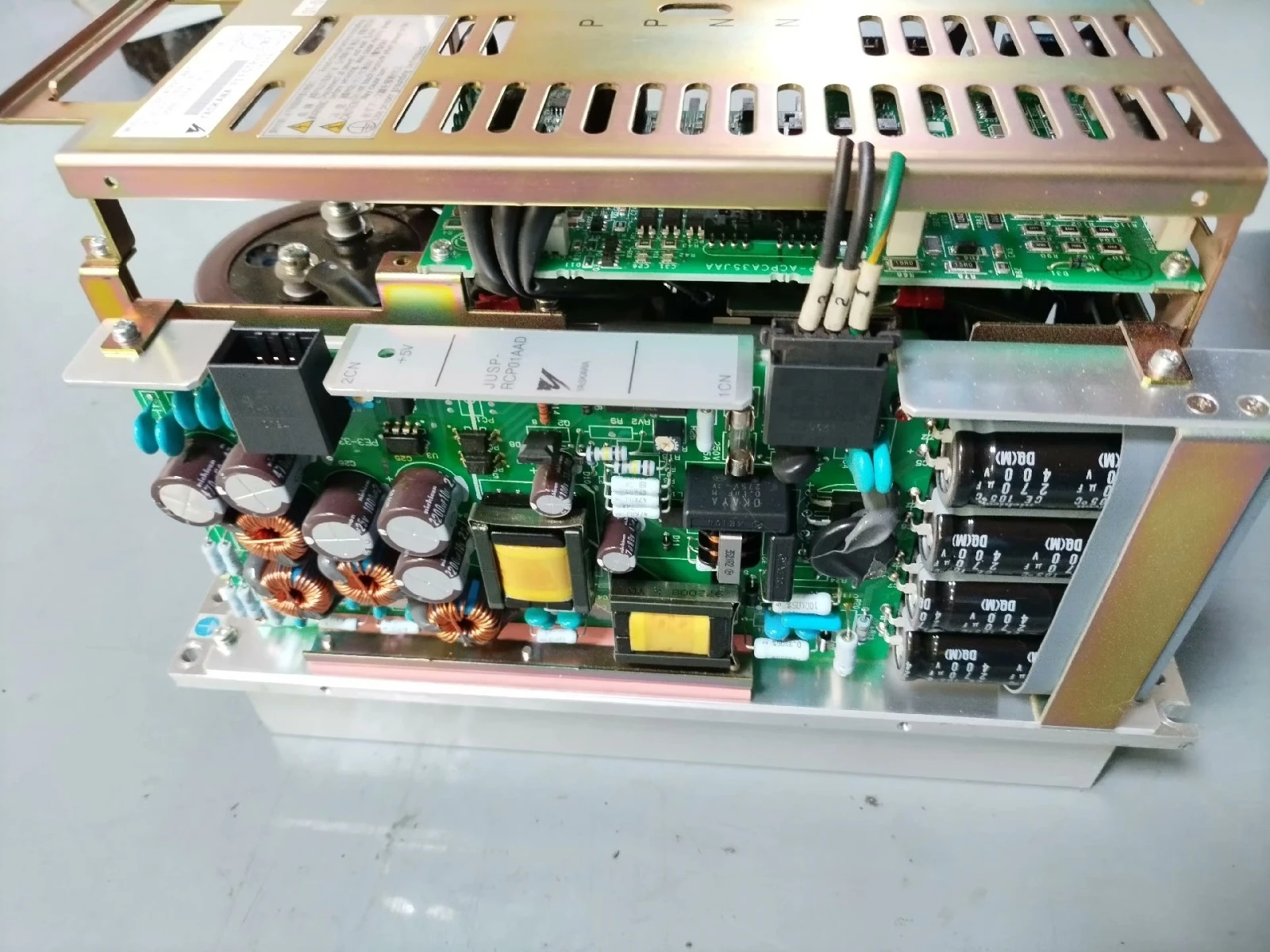 ملحقات الروبوت الأصلية JUSP-ACP25JAAY11 لـ YASKAWA