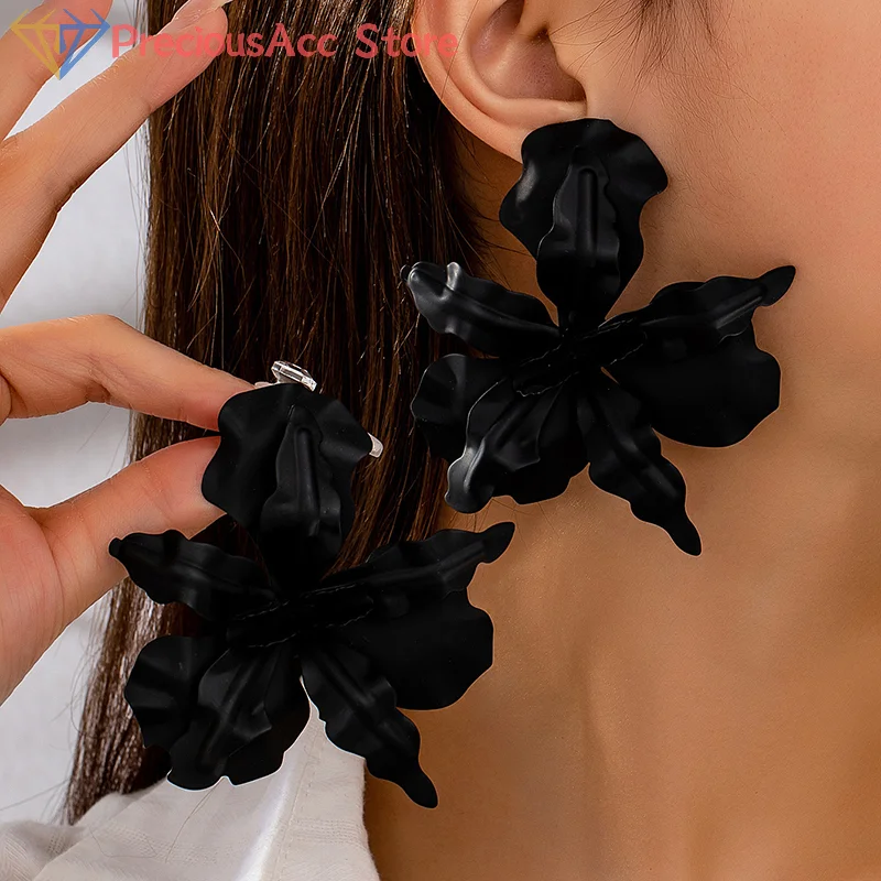 Fashion Oversized Geometric Pleated Baked Lacquer Flower Earrings Metal Ear Stud For Women Exaggerated Floral Statement Jewelry