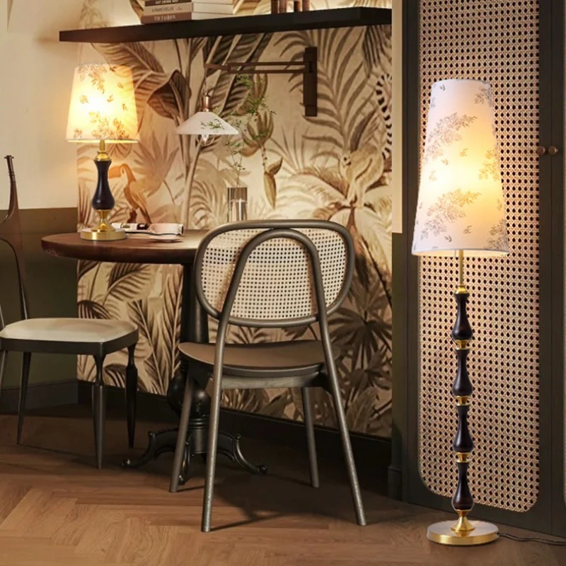 

Nanyang solid wood fabric lampshade atmosphere vertical lamp simple creative living room lamp sofa