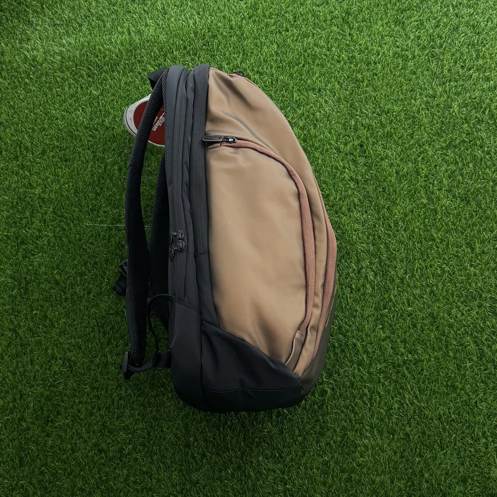 Wilson Super Tour Pro Staff V14 Tennis Racquet Bag 2 Pcs Racket Backpack Tennis Bag with Thermo-regulated Compartment