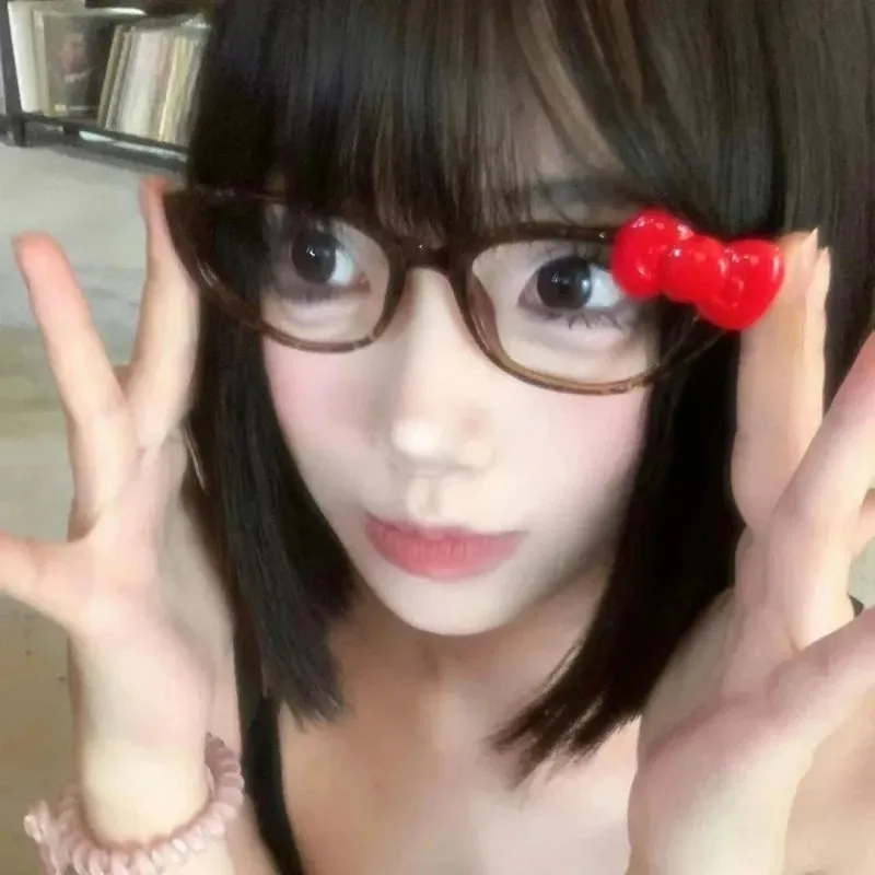 Y2K القوس الأحمر البيضاوي نظارات الأحمر ليوبارد طباعة إطار نظارات زجاجية ديكور الكمبيوتر مكافحة النظارات الزرقاء مع القيادة على شاطئ البحر