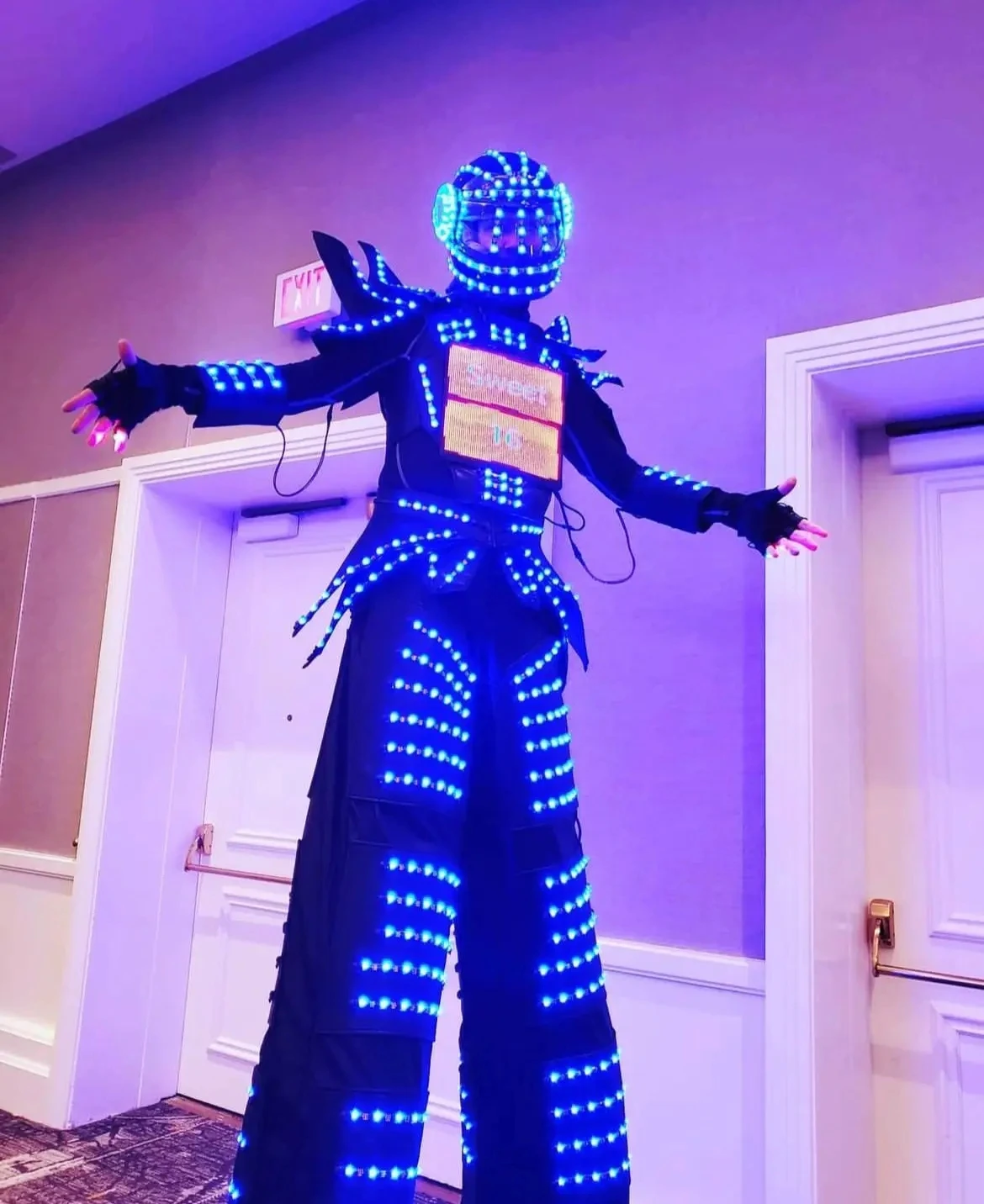 LED Robot Suit Costume Pixels Clothes Stilts Walker Costume LED Lights Full Color Smart Dance Costumes for Party