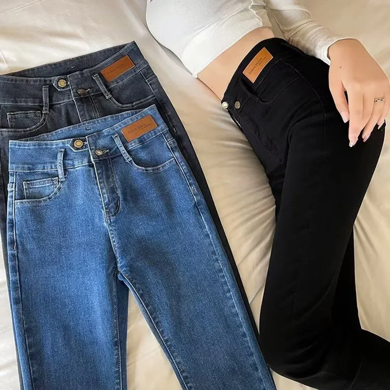 กางเกงยีนส์ผู้หญิงทรงสลิมฟิตบุขนกำมะหยี่ กางเกงยีนส์เดนิมกันหนาวใส่สบายสำหรับผู้หญิง กางเกงยีนส์ทรงสกินนี่ขาตรงสำหรับสาวๆ