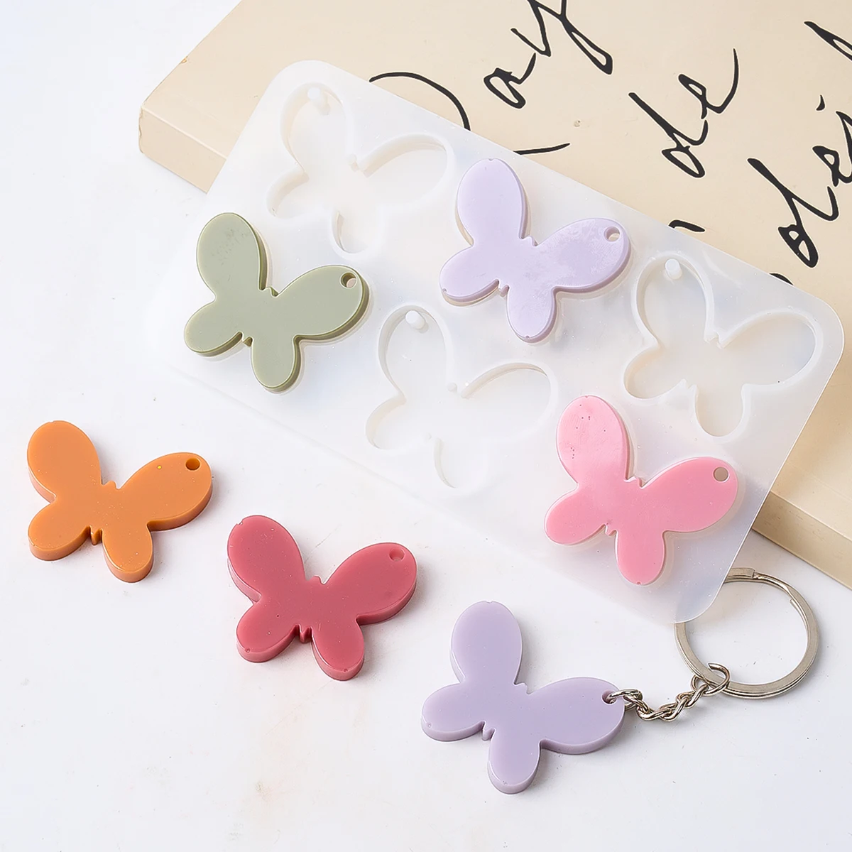 Butterfly Pendant Silicone Mold Epoxy Resin Clover/animal Molds for Gypsum Clay Pendant Jewelry Casting Crafts Mold DIY Keychain