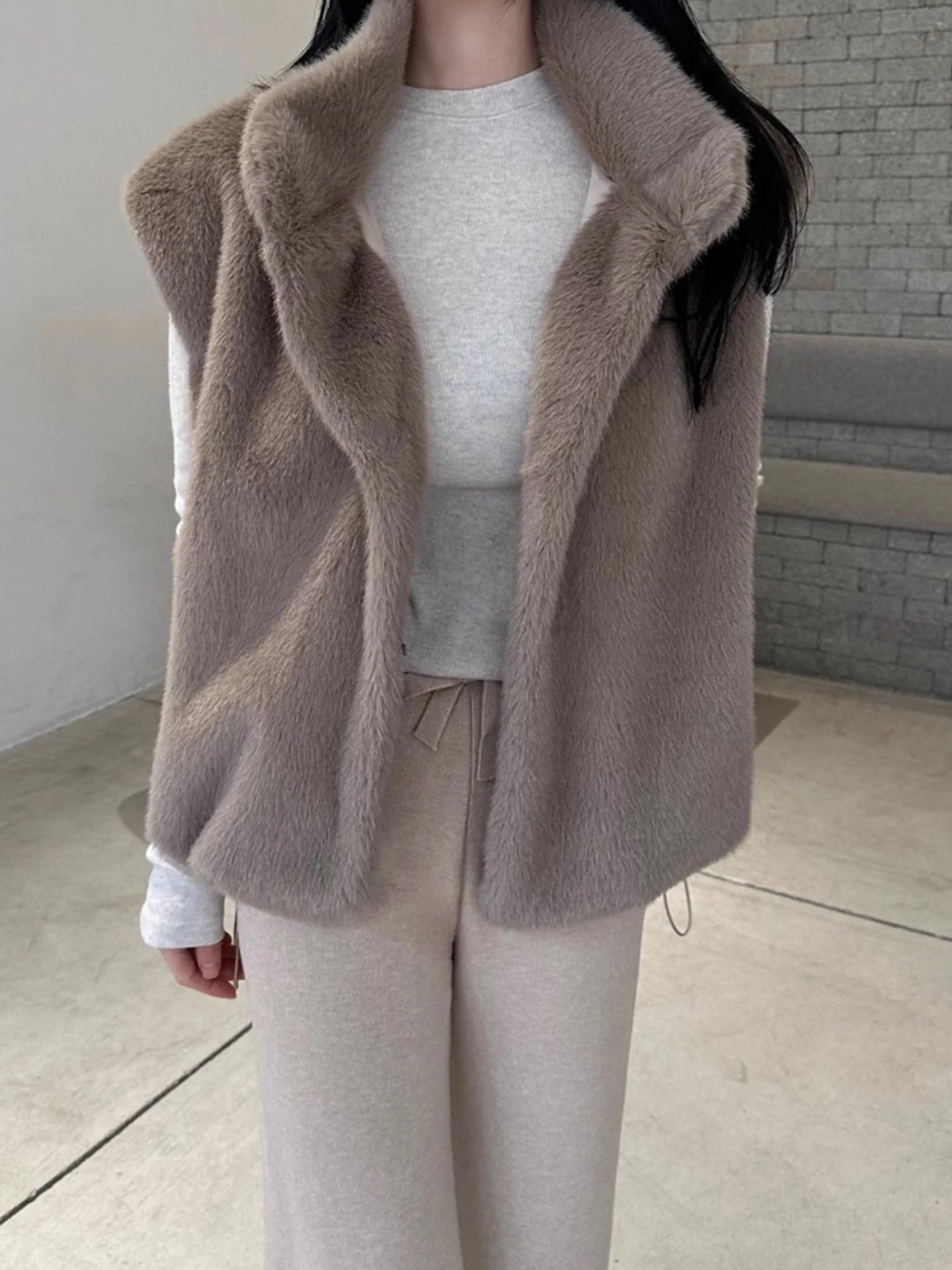 Gilet invernale da donna in pelliccia sintetica chic, collo alto, vestibilità ampia, Dstring Fem Faionable, chiusura lunga con cerniera