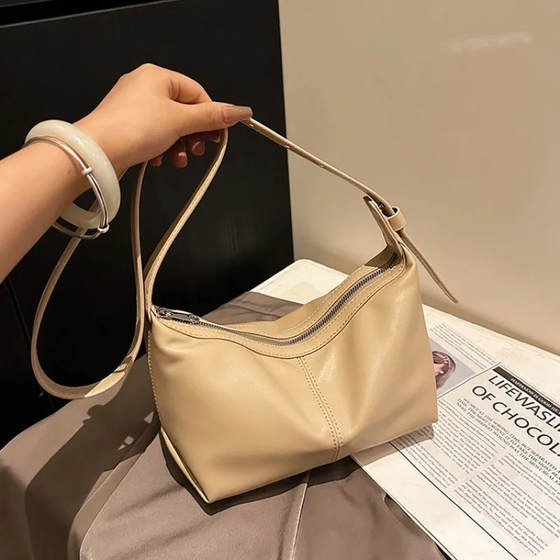 Popular Tote Diaper Bag For Women Leather Crossbody Bag Luxury Vintage Minimalist Designer Large Capacity Elegant Design