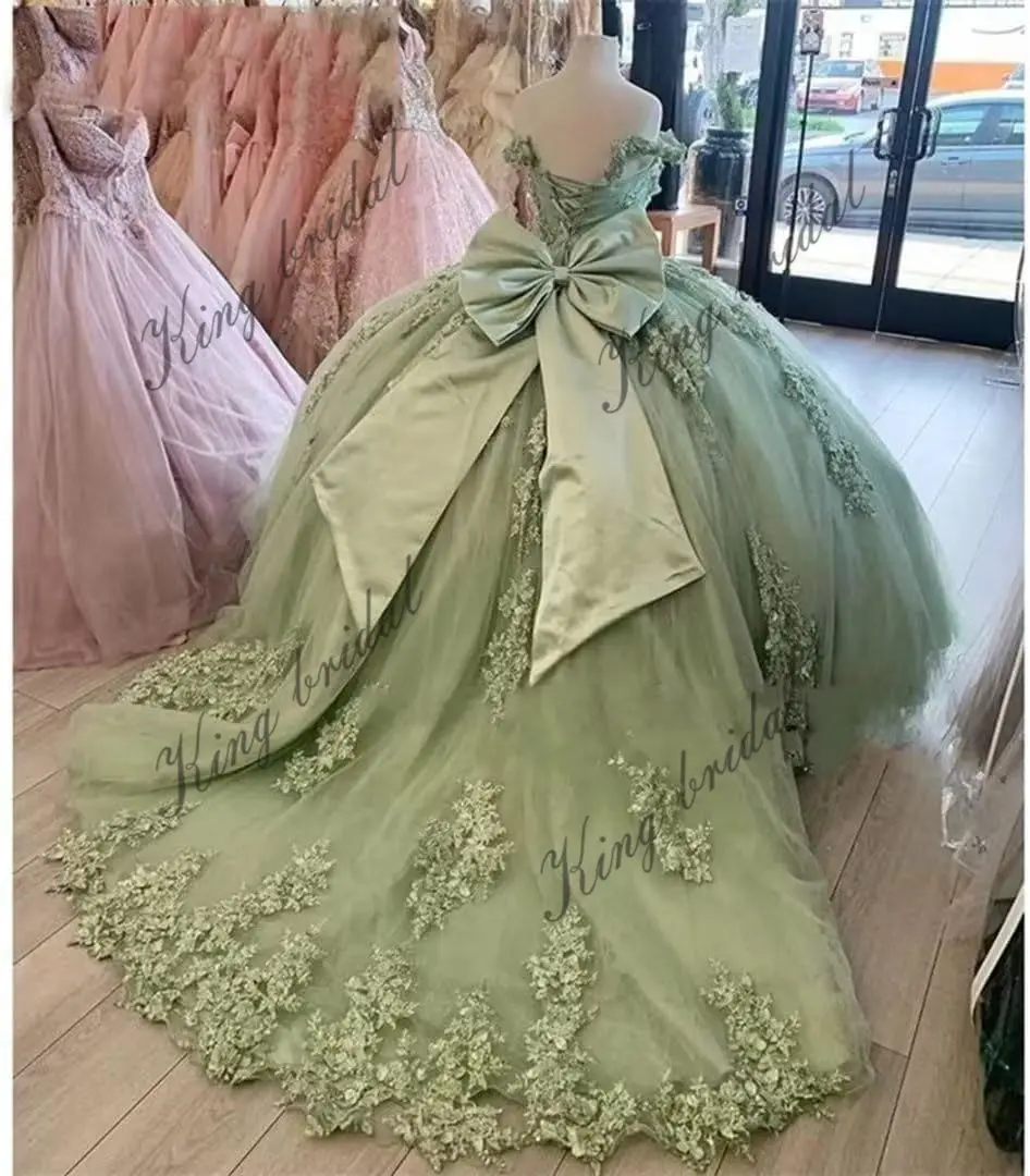Luxury Off Shoulder Quinceanera Dresses Puffy Floral Lace Beaded Prom Dresses Sweet 15 16 Ball Gown with Train Quinceanera Gowns