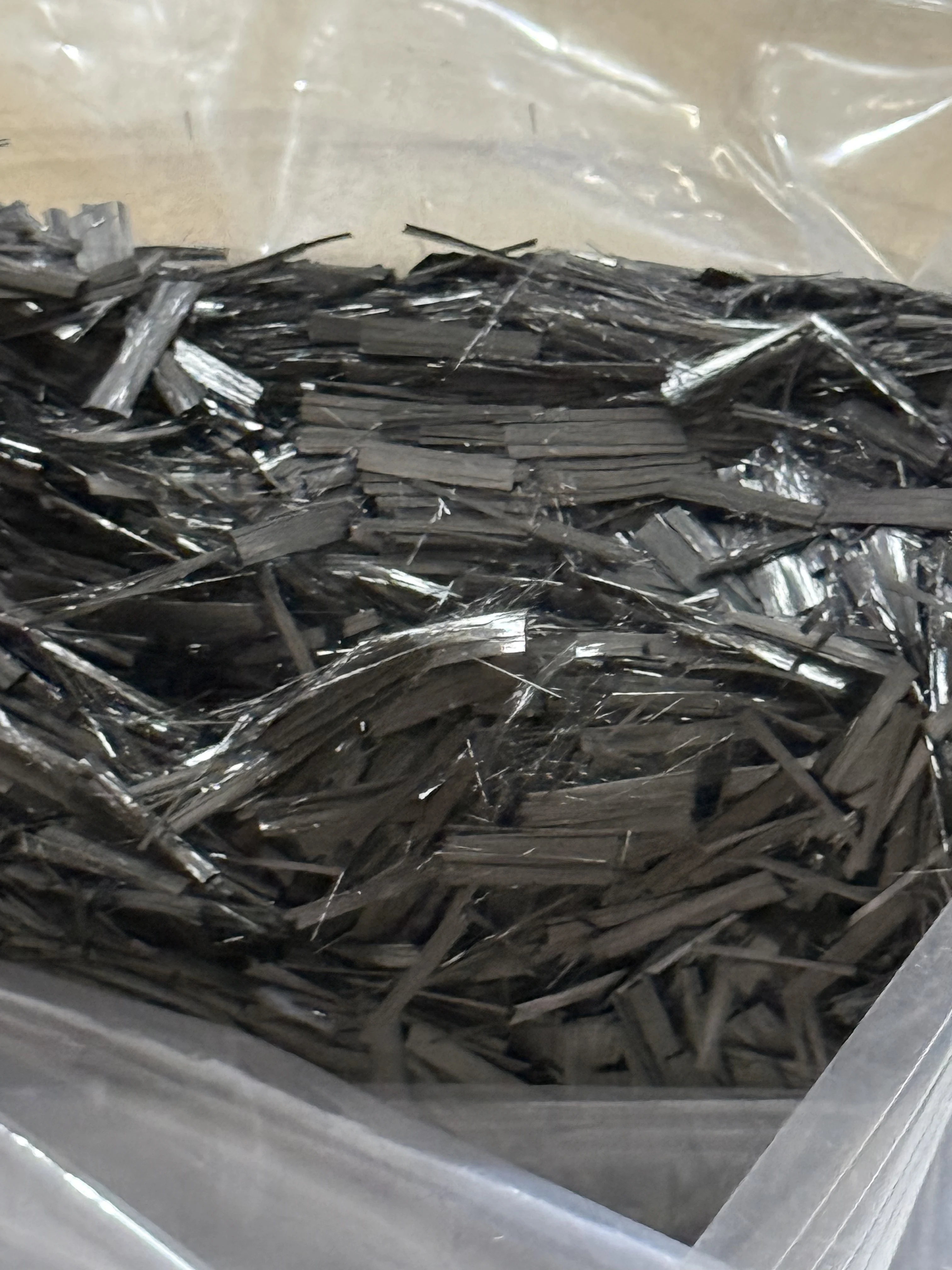 High Strength 10‑35mm Chopped Carbon Fiber Short Cut Carbon Fiber Strands for Polymer Reinforcement