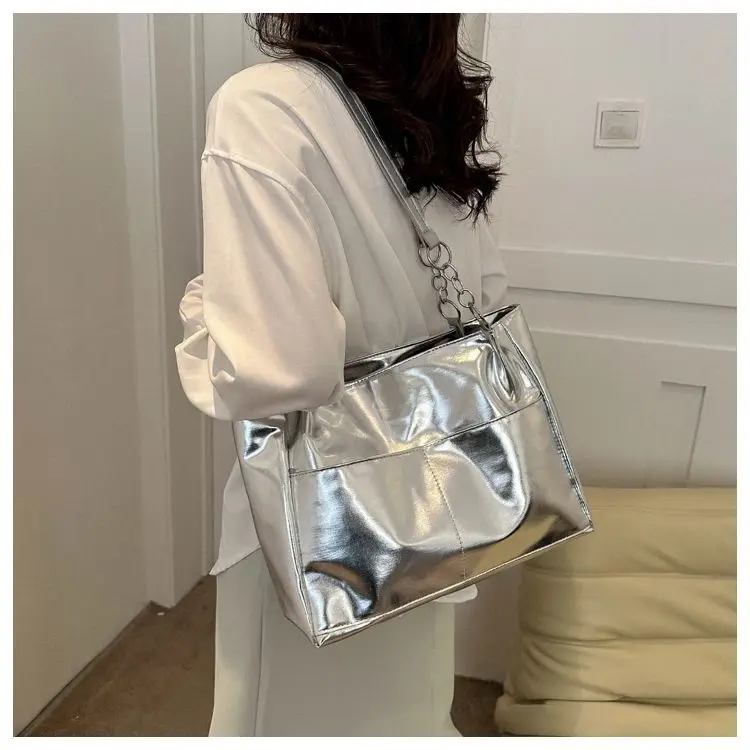 

Повседневные сумки для женщин, новинка 2023 года, сумки на плечо большой вместимости, текстурированные яркие сумки-тоут из искусственной кожи для женщин, элегантные сумки с цепочкой