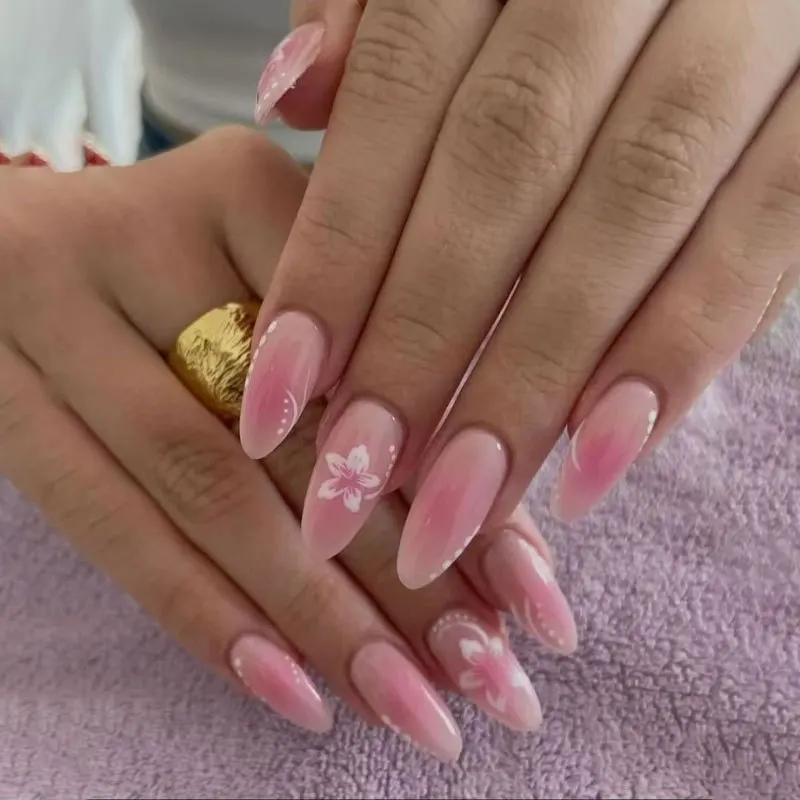 24 piezas uñas postizas francesas rosas con flores blancas impresas, cortas cuadradas, simples y elegantes 2