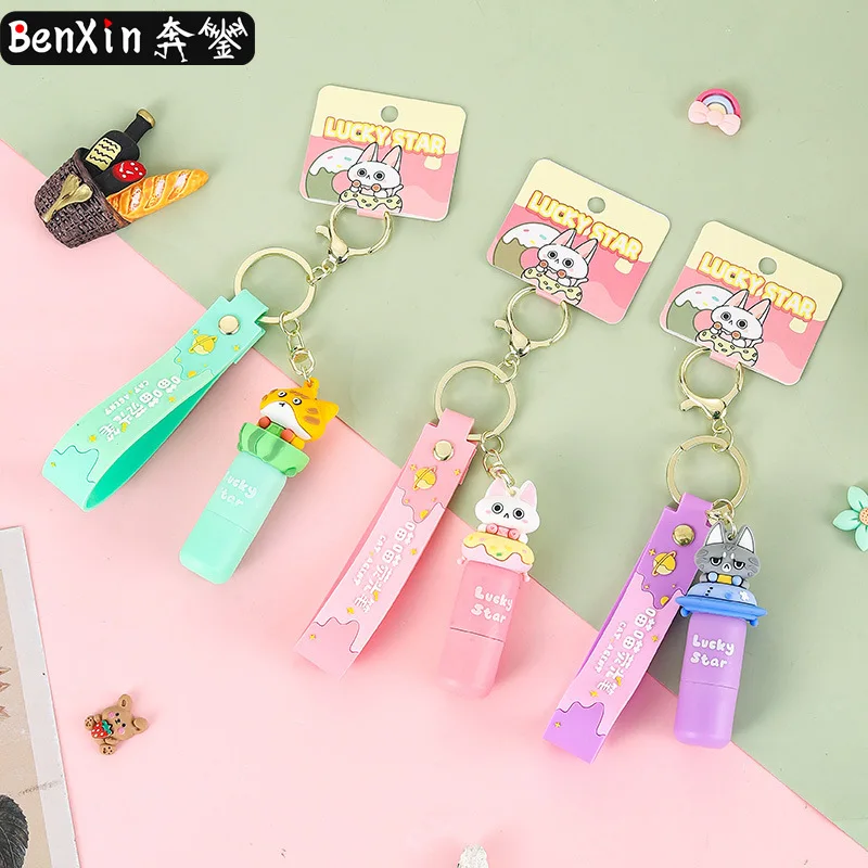 

Miniso keychain car pendants, exquisite and cute schoolbag pendants, claw machine keychains, bag pendants