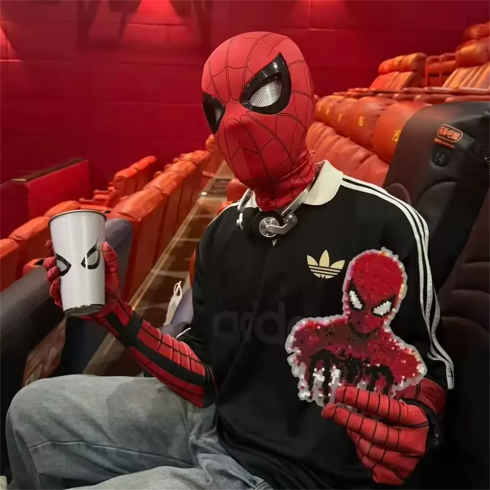 2026 《Spider Man:Brand New Day 》 1:1 scale mask, chin strap with operable blink control, Halloween Spider Man cosplay toy