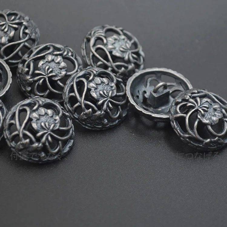 

Retro Buttons Thread Foot Cast Metal Imported Exquisite Round Hand-sewn Coat 21mm