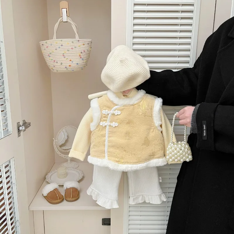 سترة مبطنة على الطراز الصيني للخريف والشتاء للفتيات وسراويل عصرية واسعة الساق، بدلة تانغ لعيد الميلاد الأول للفتيات الصغيرات للعام الجديد #1