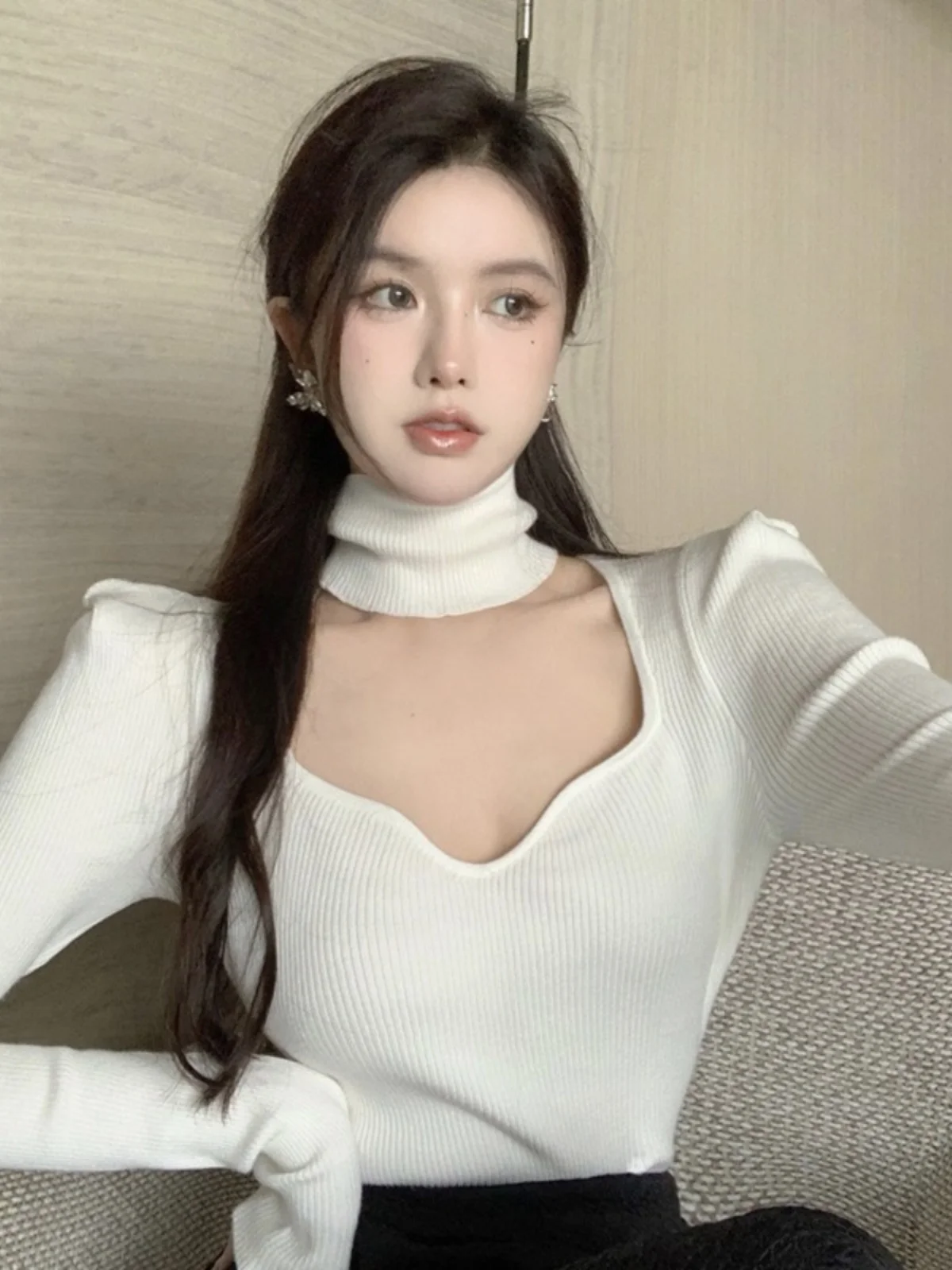 女性のハイカラーネックハンギングセーター長袖スリムフィットベースシャツニットウェア秋のファッションデザインソリッドカラートップ