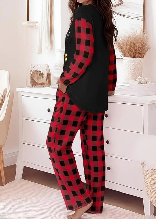 Conjunto feminino de Natal com gola redonda e estampa xadrez emendada com estampa de árvore de Natal, top de manga comprida e calças de perna reta