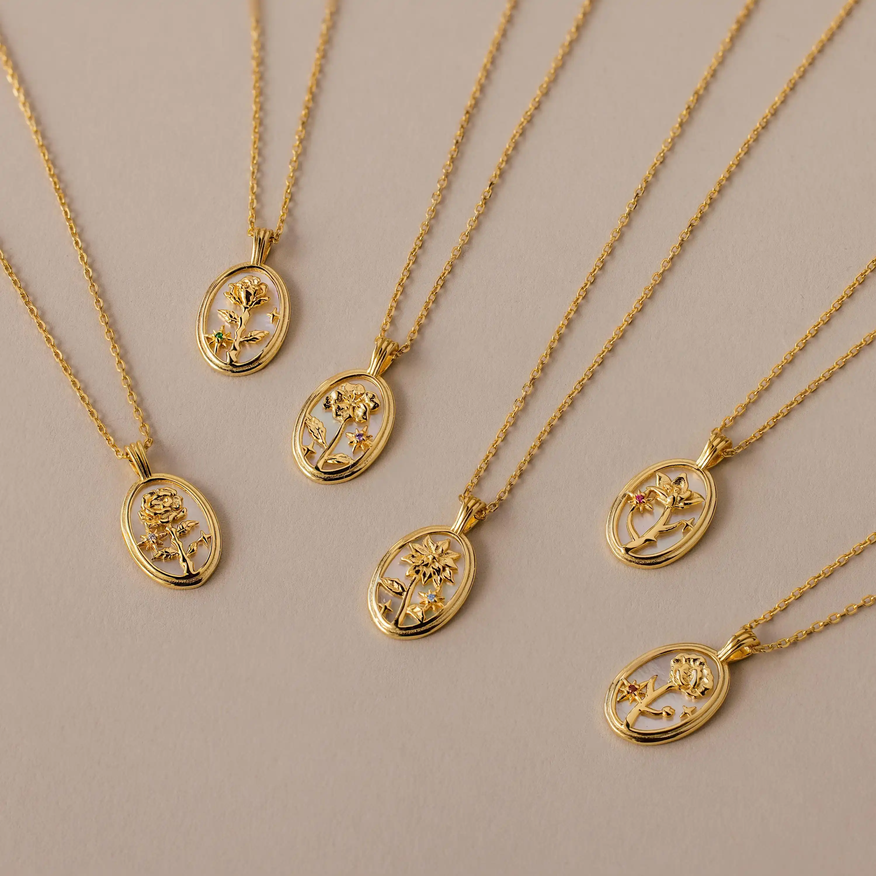 المرأة الفولاذ المقاوم للصدأ زهرة قلادة قلادة ديسمبر جوهرة الميلاد الأبيض الزركون البيضاوي تصميم الترقوة مجوهرات هدية عيد ميلاد