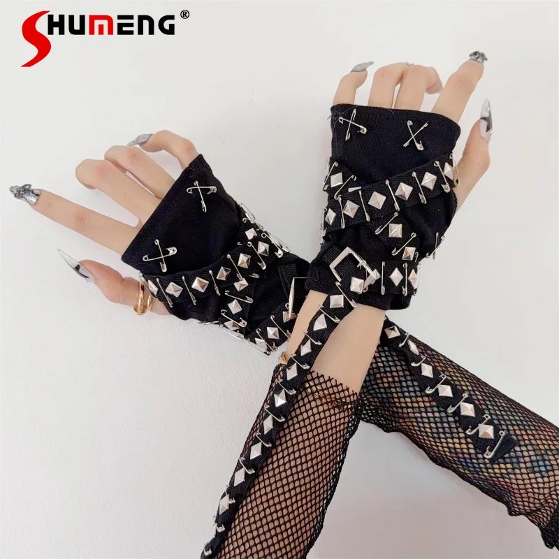 

American Retro Style Y2K Oversleeve Hot Girl Subculture Punk Goth Girl Group Dancing Pin Rivet Trendy Half Finger Hand Sleeves