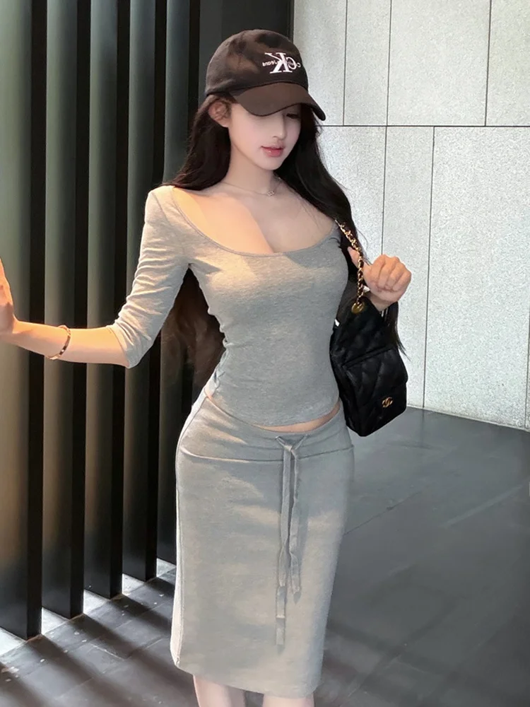 

Sexy Elegance Pure Desire U-neck Mid-sleeve T-shirt Top High Waist Slim Fit Half-length Skirt Casual Set for Young Women
