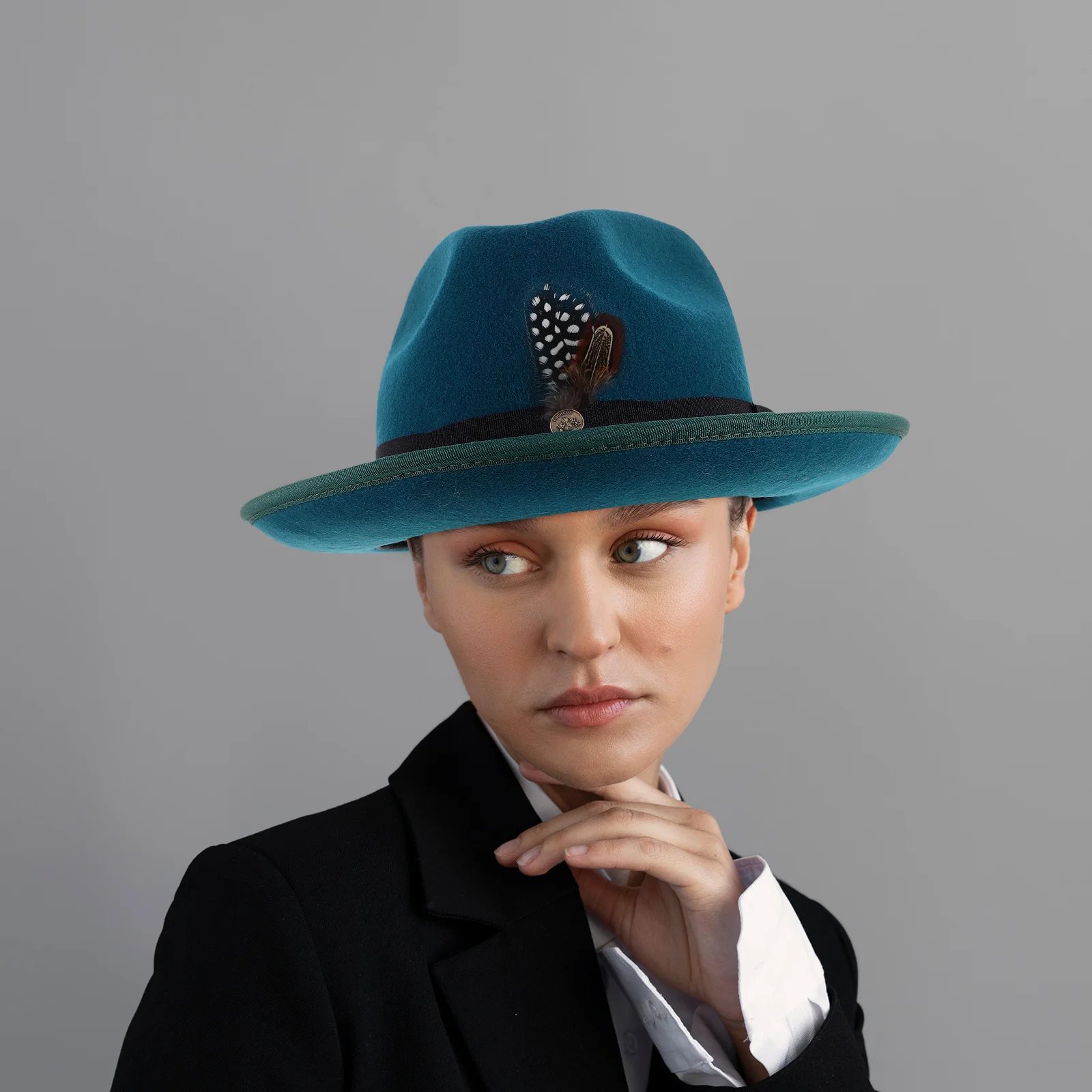 

Wool Felt Cowboy Hat Bowknot Design Adjustable Size Wide Brim Sun Protection for Party Wedding Stage Performance Fashionable