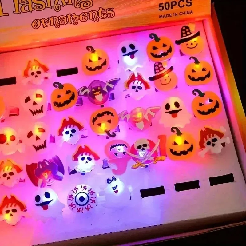 10-50 Stück LED-Ringe, Halloween-Leuchtringe in Form von Geistern und Fledermäusen, leuchtende Finger-Ringe, Halloween-Party, Geburtstagsgeschenke, Dekorationen und Zubehör. – Detail 4