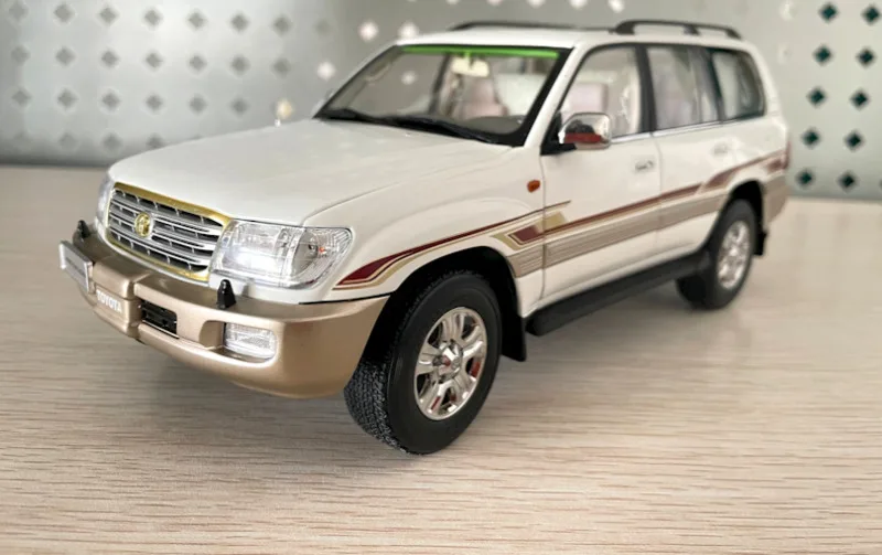 

Original 1/18 New Arrival Special Price Die-cast Metal Japanese Classic LC100 Car Model Furniture Display Collection Toys