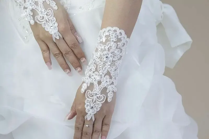 

Stylish Party Fingerless Lace Short Paragraph Rhinestone Bridal Wedding Gloves