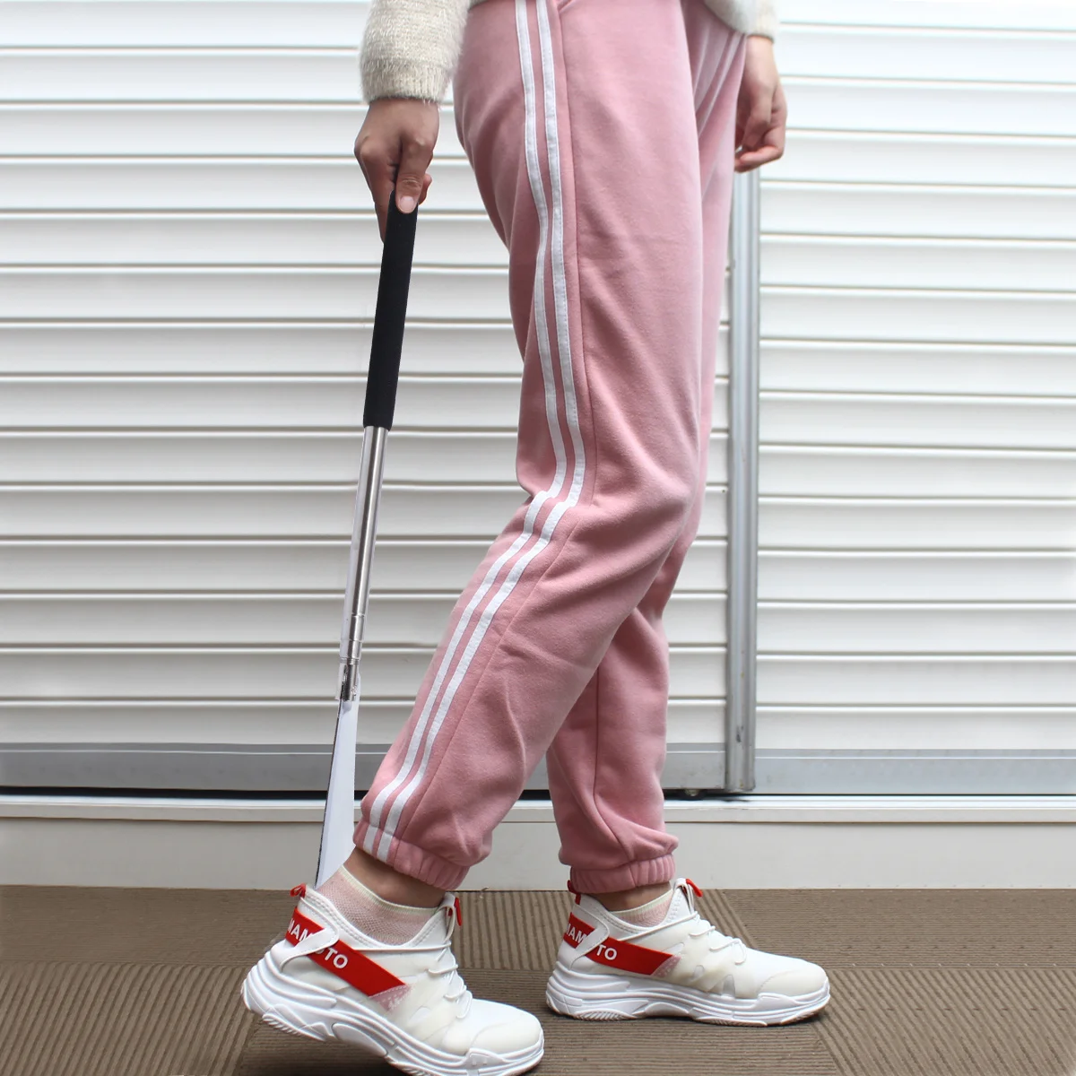 

2Pcs Stainless Steel Shoe Horn Adjustable Long Handle Ergonomic Design for Seniors Adults Ease Shoe Wearing Shoes Removing