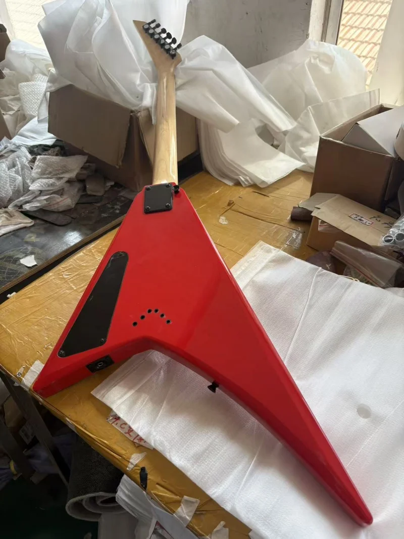 Free delivery 6-string V-shaped guitar, maple neck, rosewood fretboard, red body, fixed bridge, free delivery