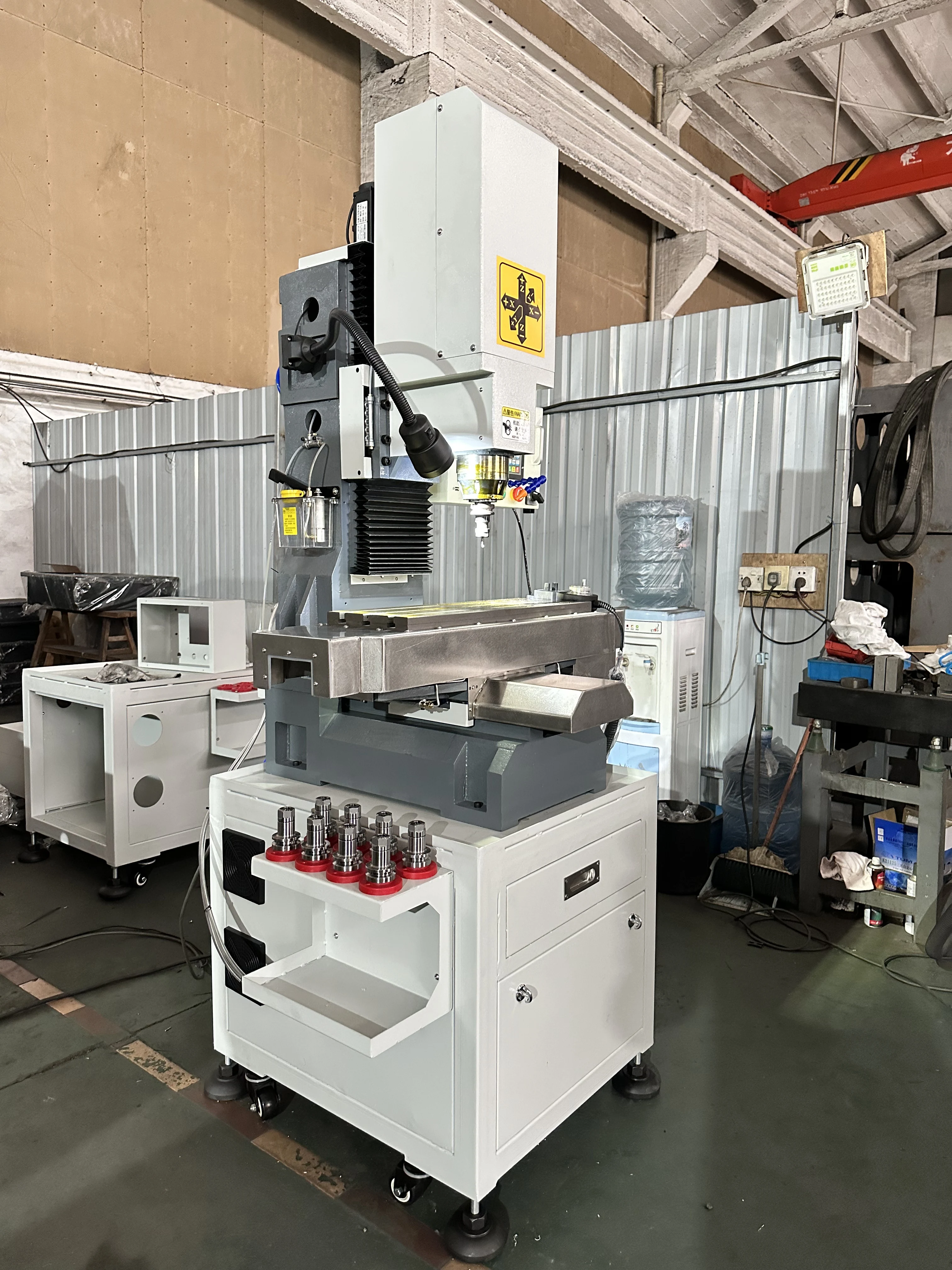 VMC 420 Cnc Milling Machine Aluminum Steel Bt30 Spindle Mini Mill DDCS  Factory Manufacture price wood router 3 4 Axis RU