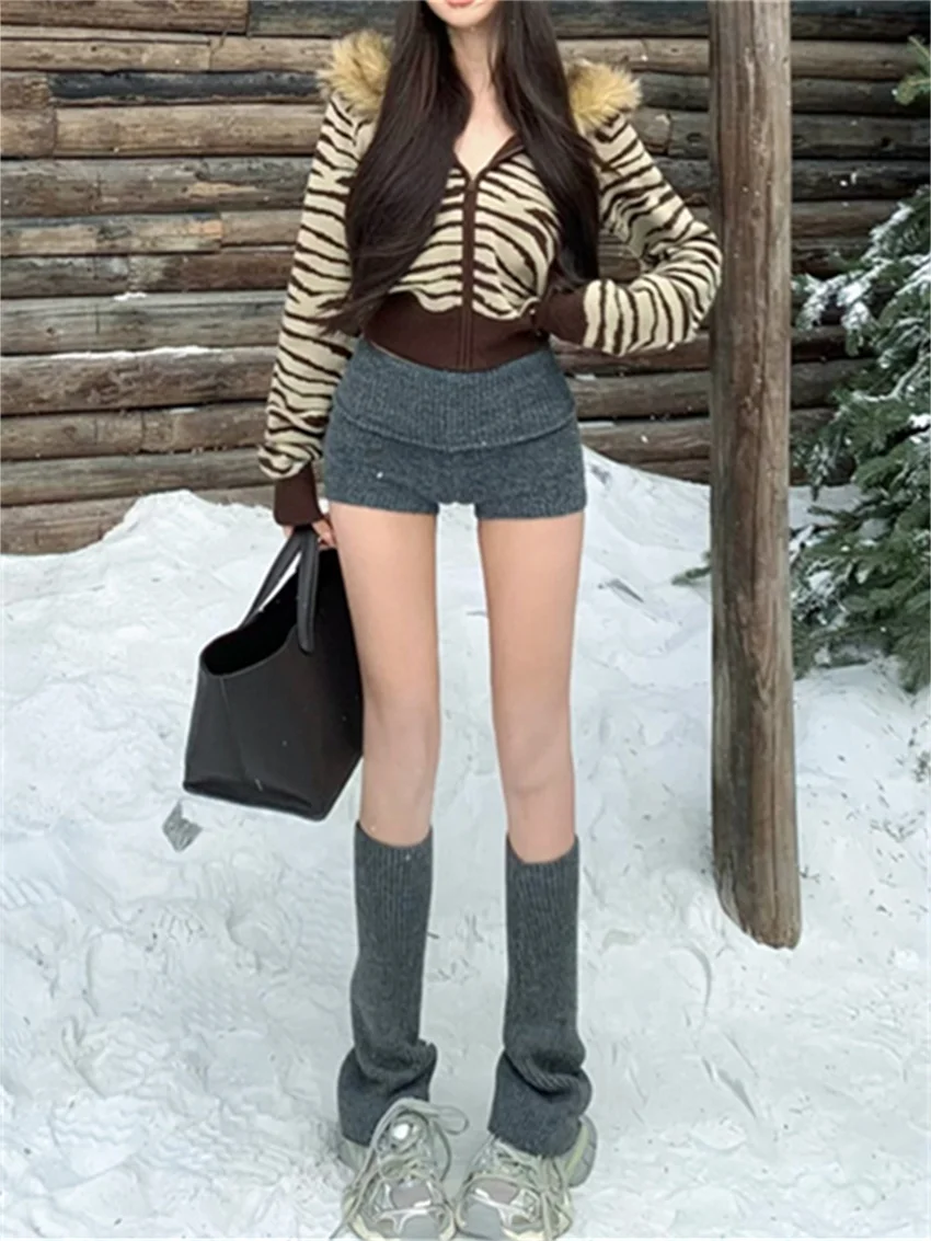 PLAMTEE Slim Knitted Coats Stripes Loose Women Vintage Chic New Winter Sweaters Hooded Daily 2025 High Street Shorts Fashion