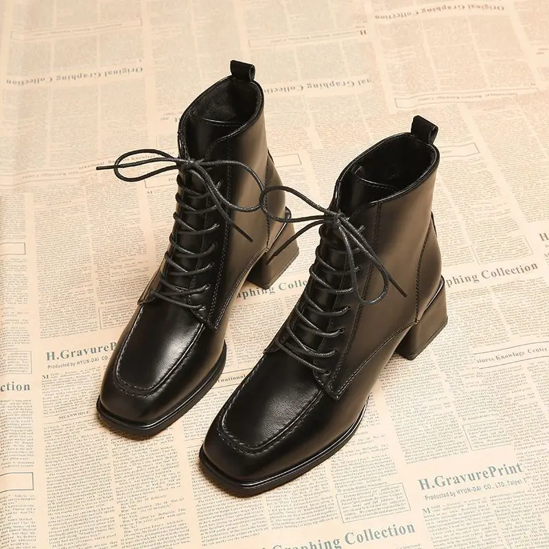 الجوارب البني ريترو ستايل مبطنة بالصوف المرأة حذاء من الجلد دافئ ساحة تو حجم كبير Y2k الاتجاه 2025 جديد روك الإناث أحذية قصيرة #4