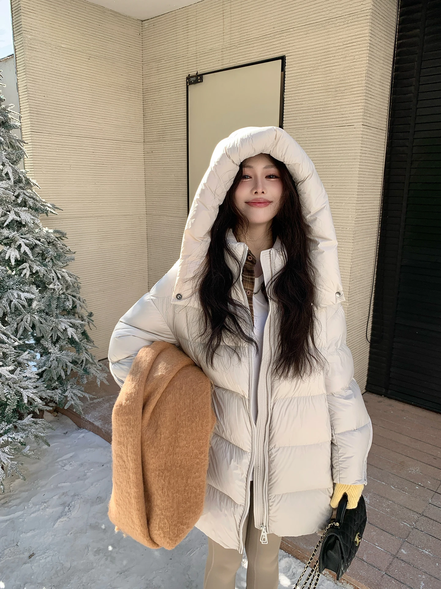 

Новая женская утепленная куртка Snowy Sweet Brew Zero Prure 90 из белого гусиного пуха, средней длины, с капюшоном, модель 2025 года