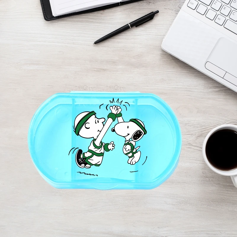 Snoopy Mini medicina dibujos animados 3 rejilla tableta pastillero organizador caso Kawaii Anime semanal diario drogas vitamina aceite de pescado caja de soporte de viaje