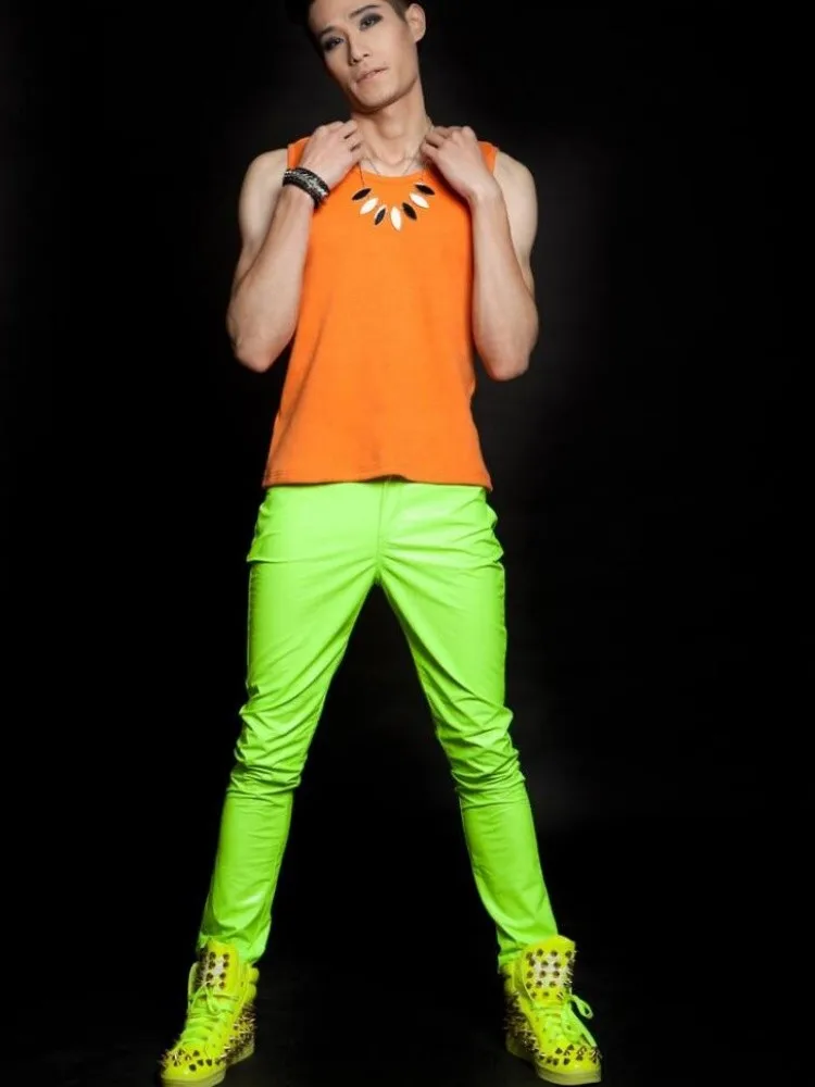 Lente Nieuwe Mode Mannen Merk Podium Zanger Fluorescerend Groen Casual Lederen Broek Hip Hop Mannelijke Persoonlijkheid Plus Size Broek