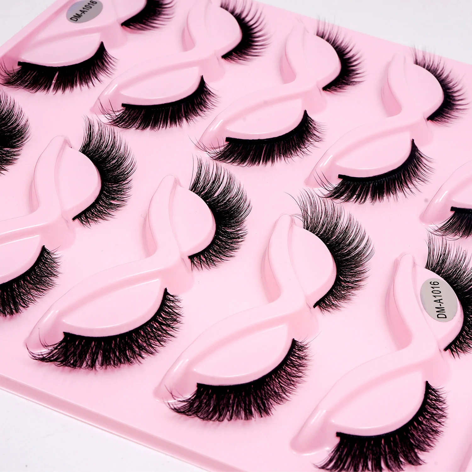 10 Paar falsche Wimpern, natürlicher Look, künstliche Nerz-Wimpern, dünne 14 mm Katzenaugen-Wimpernverlängerungen, 3D-Fälschungswimpern, Streifen, Schönheits-Make-up