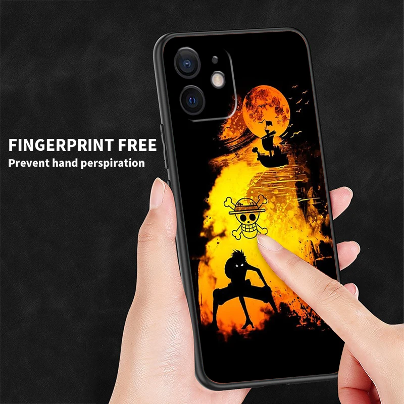 Japanese Anime One Piece For Apple iPhone 15 14 13 12 Pro Max Mini 11 Pro XS Max X XR 6 7 8 Plus SE 2020 Black Soft Phone Case